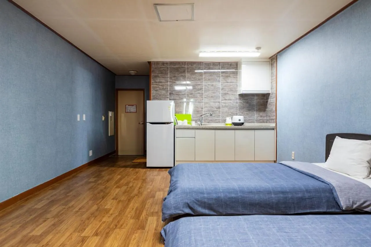 Jeju Tovice Condo Family 3*,